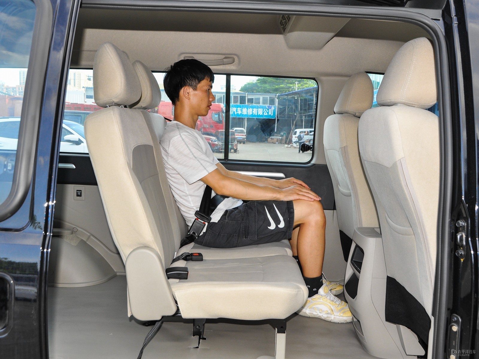 菱智M5EV 2021款 客运版 舒适型 7座空间